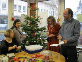 vorbereitungen zur Weihnachtsfeier 