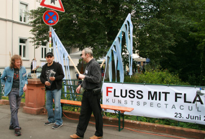 Fluss mit Flair 2013 - Aufbau der Flatterbänder