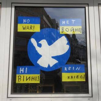No war! Friedenstaube im ALI-Fenster